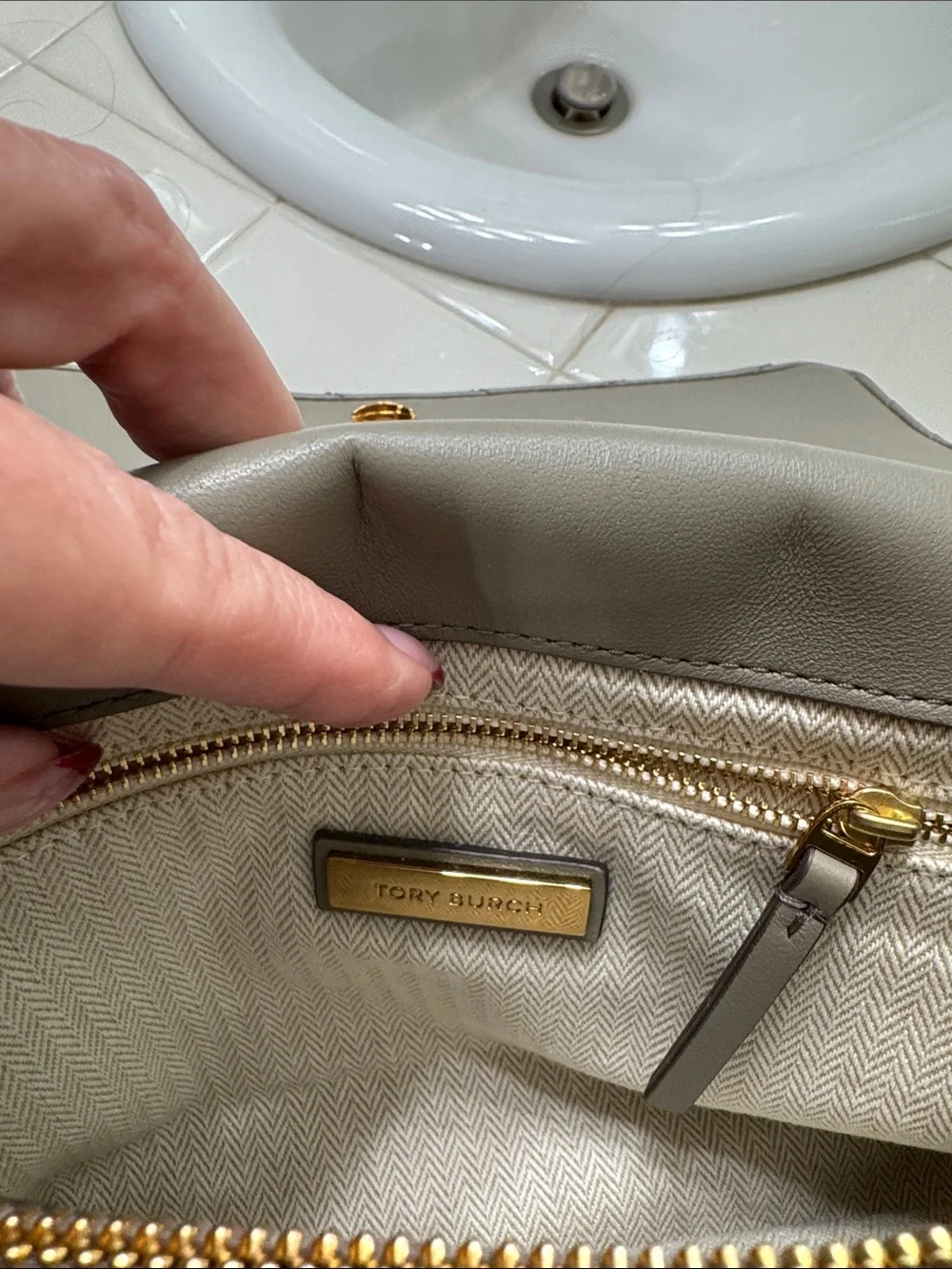 Tory Burch Kira Quilted Chevron Crossbody Bag in Taupe with Gold Hardware